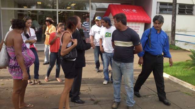 Fam&iacute;lias despejadas no Santa Em&iacute;lia fazem apelo a Bernal
