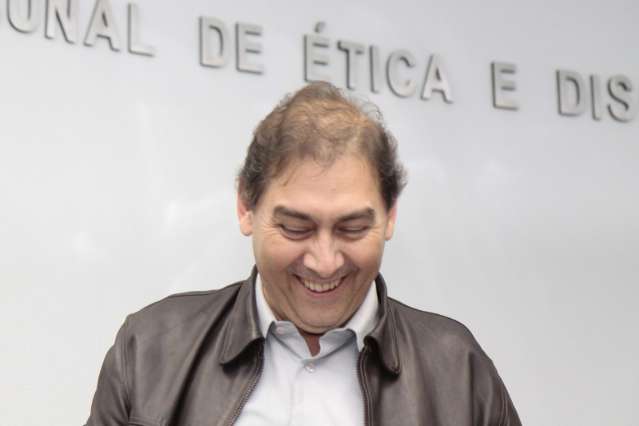 Bernal ignora aliados e articula candidato pr&oacute;prio a governador