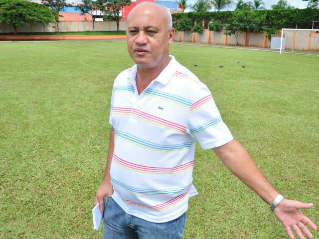  &quot;Quem n&atilde;o aceitar, pe&ccedil;a para sair&quot;, diz Assis, ao reafimar candidatura do PSDB