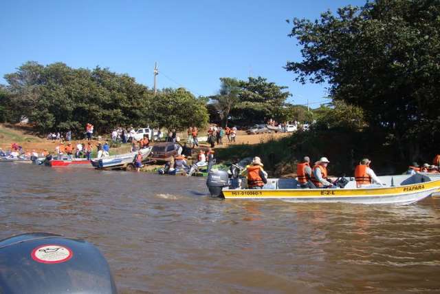 Mutir&atilde;o dia 18 limpa margens do Rio Paran&aacute; no Parque Nacional de Ilha Grande