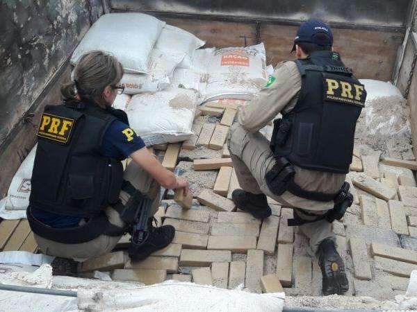 Carreta com 6 toneladas de maconha &eacute; apreendida pela PRF na BR-267