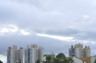 Tempo nublado marca o dia na Capital. (Foto: Alcides Neto)