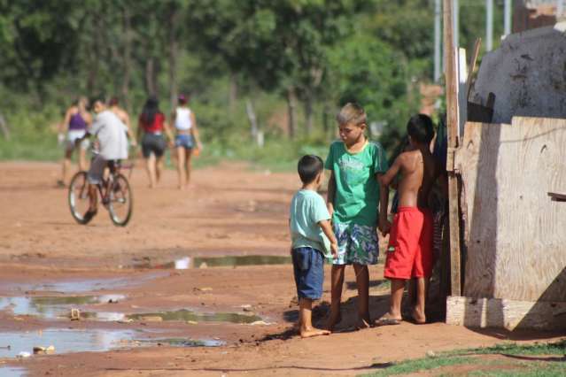 Impasse continua e deve emperrar mudan&ccedil;a de favelados para &aacute;rea no Noroeste