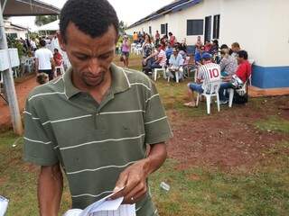 Marcelo esperava entrega definitiva, como detalhado em documento entregue aos moradores (Foto: Kleber Clajus)