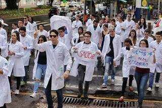 O protesto ocorreu no cruzamento da Avenida Afonso Pena com a Rua 13 de Maio. (Foto: Fernando Antunes)