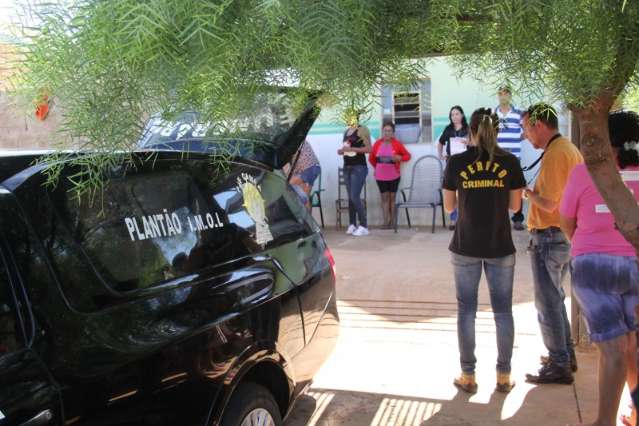 Beb&ecirc; sufocada morreu cerca de 3h antes de liga&ccedil;&atilde;o, suspeita bombeiro