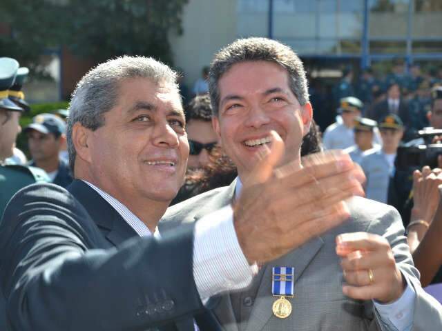  Em solenidade, civis e militares s&atilde;o homenageados com a Medalha Tiradentes 