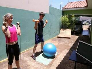 No treino, mulher quer perder peso e marido ganhar massa muscular e força. (Foto: Fernando Antunes)