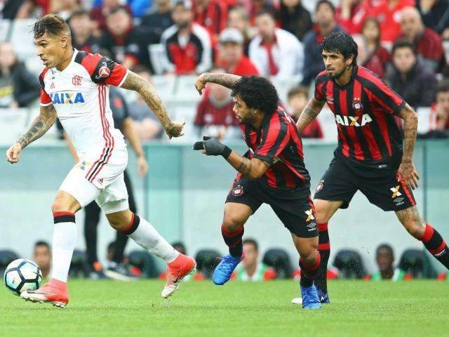 Flamengo e Atl&eacute;tico-PR n&atilde;o empolgam e ficam no 1 a 1 na Arena da Baixada