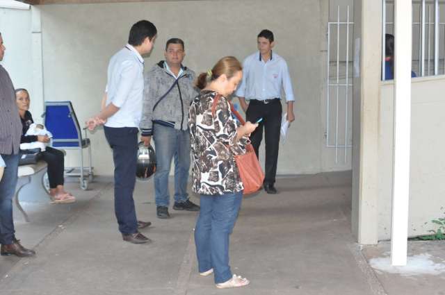 Temendo atraso nos sal&aacute;rios, enfermeiros fazem reuni&atilde;o para discutir crise