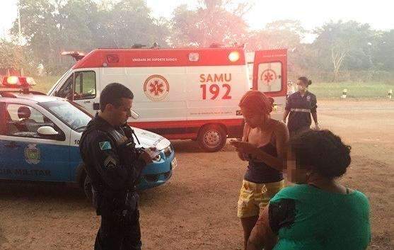 Homem esfaqueia e decepa dedo de ex-esposa durante briga