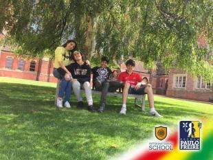 Programa Bil&iacute;ngue da Escola Paulo Freire leva alunos para Europa