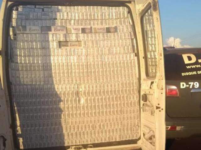 Homem &eacute; preso com 7 mil pacotes de cigarros contrabandeados do Paraguai  