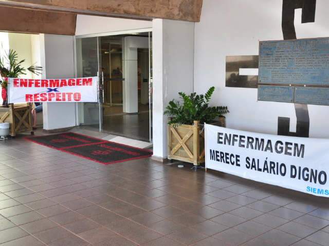  Com nova reuni&atilde;o marcada, enfermeiros encerram greve na Santa Casa