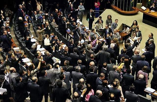 Dieese estima que terceiriza&ccedil;&atilde;o reduz sal&aacute;rio do trabalhador em 24%