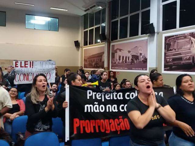 D&eacute;lia marca reuni&atilde;o para outubro e vereador diz que cidade n&atilde;o pode parar