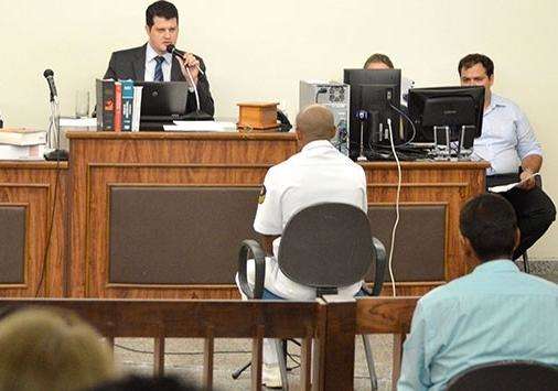 Militar &eacute; condenado a 20 anos de pris&atilde;o e perde cargo na Marinha