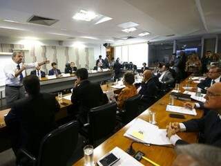 Weintraub, durante audiência pública na Comissão de Educação, Cultura e Esporte do Senado (Foto: Marcelo Camargo/Agência Brasil)