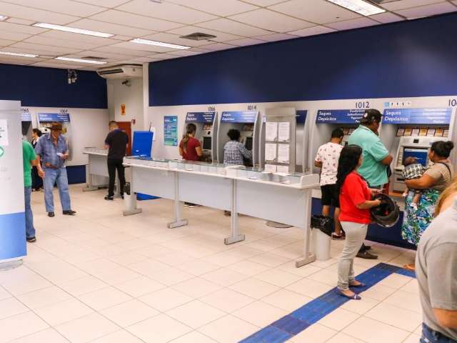 Bancos funcionam nesta quinta-feira e fecham nos dias 31 e 1&ordm;