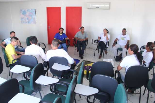 Cestas acabam antes do fim de conv&ecirc;nio e acampados clamam por comida