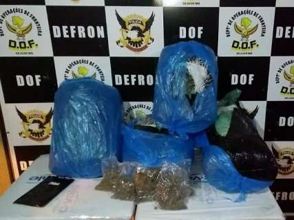 Dupla &eacute; presa ao ser flagrada com coca&iacute;na e super maconha em resid&ecirc;ncia