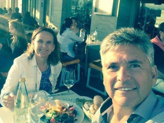 Amigos deixam mensagens em p&aacute;gina de advogada morta em acidente a&eacute;reo