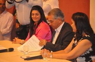 No encontro estadual de gestoras municipais, Azambuja assina carta de compromisso para o setor (Foto: Marcelo Calazans)