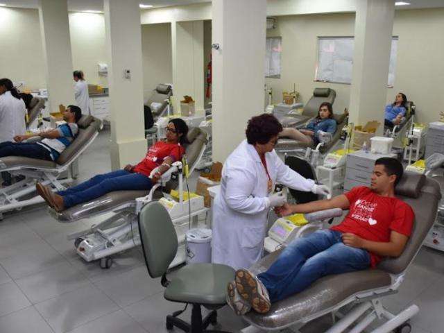 Trabalhadores participam de campanha para refor&ccedil;ar estoque do Hemosul