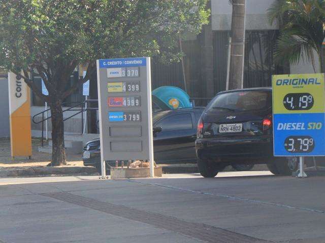 Litro da gasolina e do etanol deve subir at&eacute; R$ 0,05 a partir de s&aacute;bado