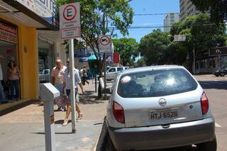 Idoso &#039;esqueceu&#039; carro no estacionamento exclusivo por três dias. (Foto: Simão Nogueira)