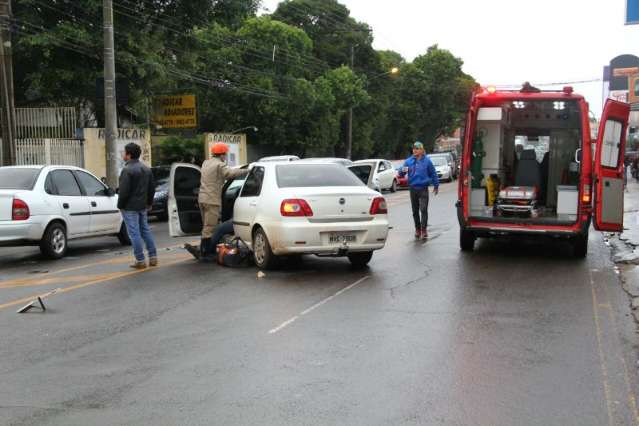 Dois acidentes em hor&aacute;rio de pico causam transtornos na Rua Cear&aacute; 