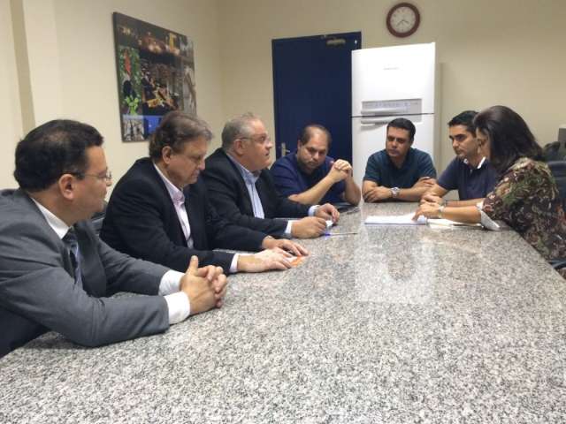Secret&aacute;rio apresenta or&ccedil;amento para 2016 com crescimento m&iacute;nimo