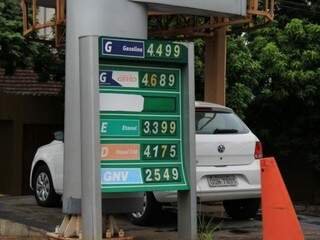 Posto vende gasolina a R$ 4,49 em Campo Grande (Foto: Marina Pacheco)