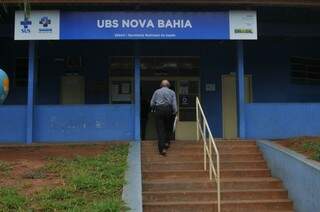 UBS do Nova Bahia; nesta e em nenhuma das unidades do bairro há material para coleta de sangue, segundo paciente (Foto: Alcides Neto/Arquivo)