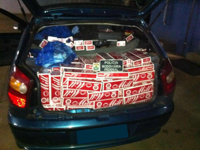  PRF apreende 10 mil ma&ccedil;os de cigarro e 10 kg de agrot&oacute;xico na BR-158
