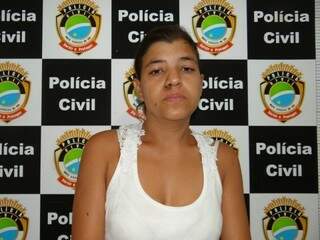 Iolanda foi presa em flagrante depois de esfaquear ex-marido (Foto: Dourados Agora)