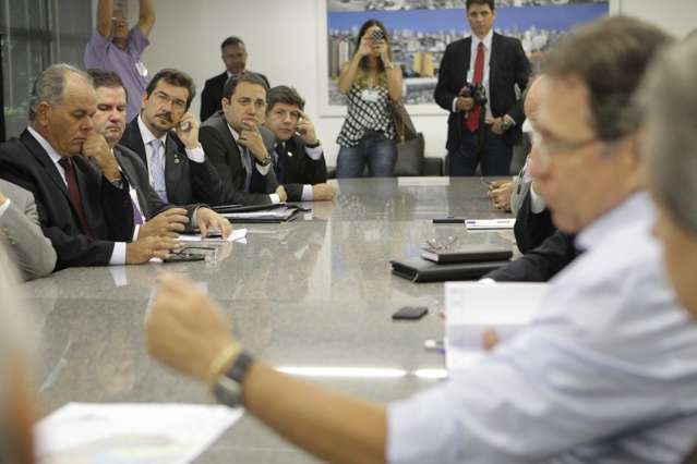 Giroto se re&uacute;ne com deputados para explicar privatiza&ccedil;&atilde;o das rodovias de MS 