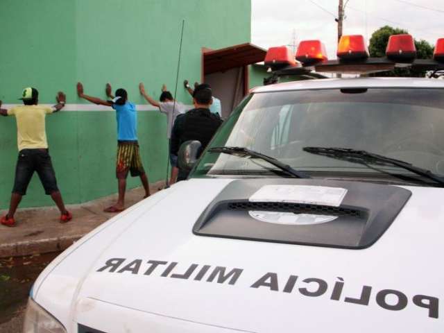 PM faz &quot;Opera&ccedil;&atilde;o Cidade Tranquila&quot; em 11 bairros neste fim de semana