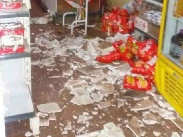 Bandidos entram pelo teto e furtam panificadora invadida 7 vezes