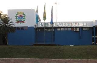 Sede da prefeitura de Itaquiraí, onde ocorreu invasão do sistema (Foto: Divulgação)