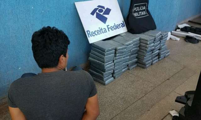 Peruano &eacute; preso com 74 quilos de coca&iacute;na escondida em caixa de som