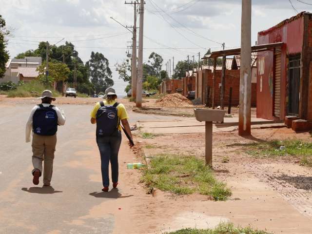 Obras paradas criam ambiente para mosquito e s&atilde;o risco para a popula&ccedil;&atilde;o