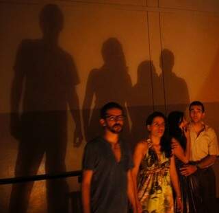 Peça teatral “Salve-se Quem Puder” estreia domingo no Centro Cultural Peça teatral “Salve-se Quem Puder” estreia domingo no Centro Cultural