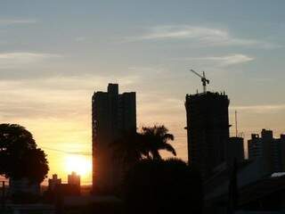 Temperatura máxima poderá chegar aos 30°C em Campo Grande. (Foto: Henrique Kawaminami)