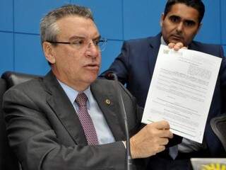 Presidente da Assembleia, o deputado Paulo Corrêa (PSDB), anunciou as novas regras durante sessão (Foto: Luciana Nassar/ALMS)