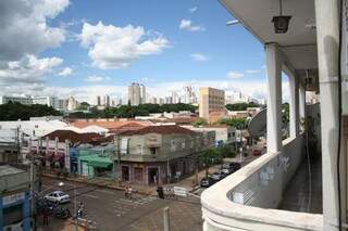 Sacada oferece visão privilegiada da cidade. (Foto: Marcos Ermínio)