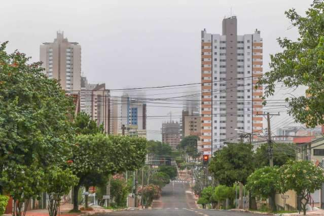 Dia amanhece com c&eacute;u nublado, mas previs&atilde;o &eacute; de aumento na temperatura 