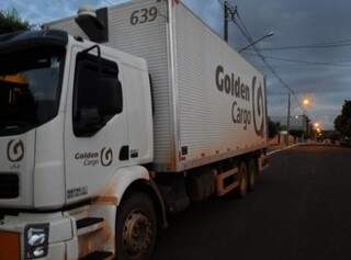 Caminhão foi levado para delegacia (Foto: Divulgação/PMA)