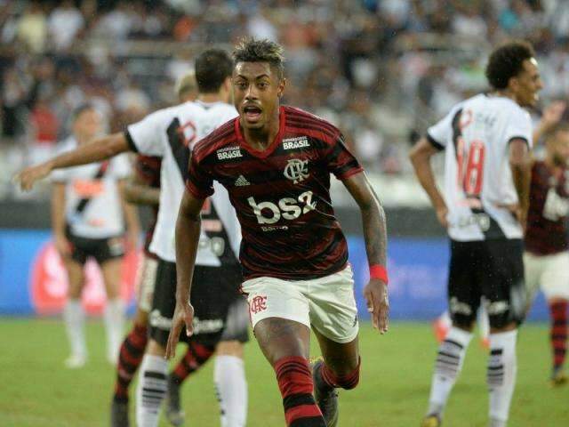 Flamengo sai na frente do Vasco, com dois gols de Bruno Henrique