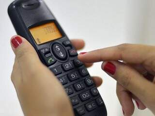 Na prática, chamadas locais reduziram 12,46% entre  telefones fixos e móveis (Foto: Marcello Casal Jr./Agência Brasil)